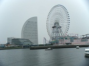 船上から観る綺麗な横浜景色