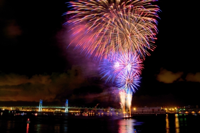 横浜スパークリングトワイライト花火