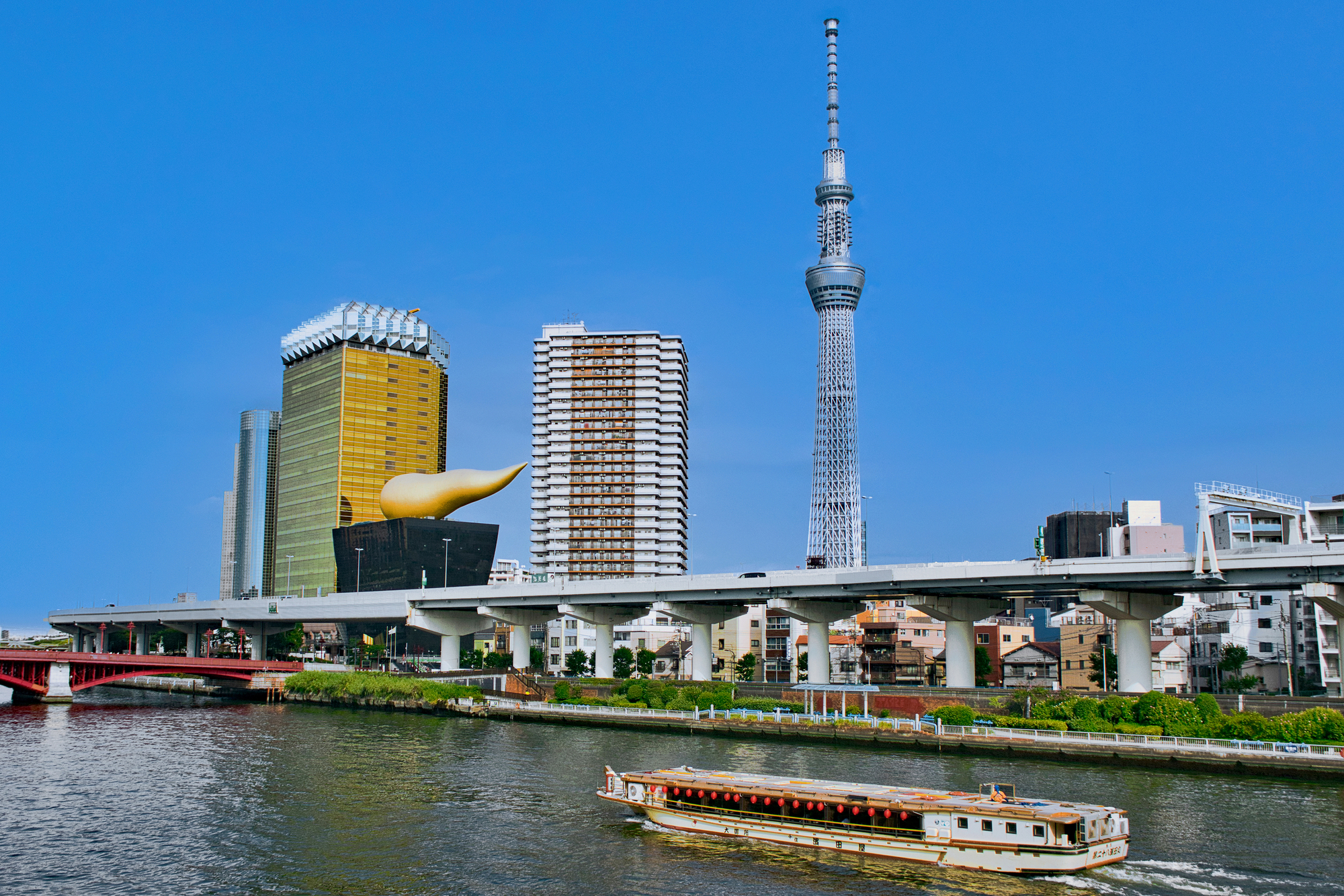 スカイツリーと屋形船