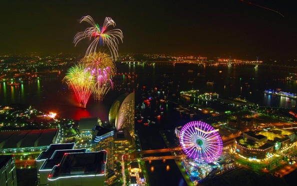 横浜花火大会の航空写真