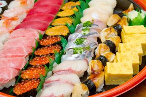 寿司(サーモン、カンパチ、エビ、トロ、いくら、ウニ、さば、あなご、たまご、かい)