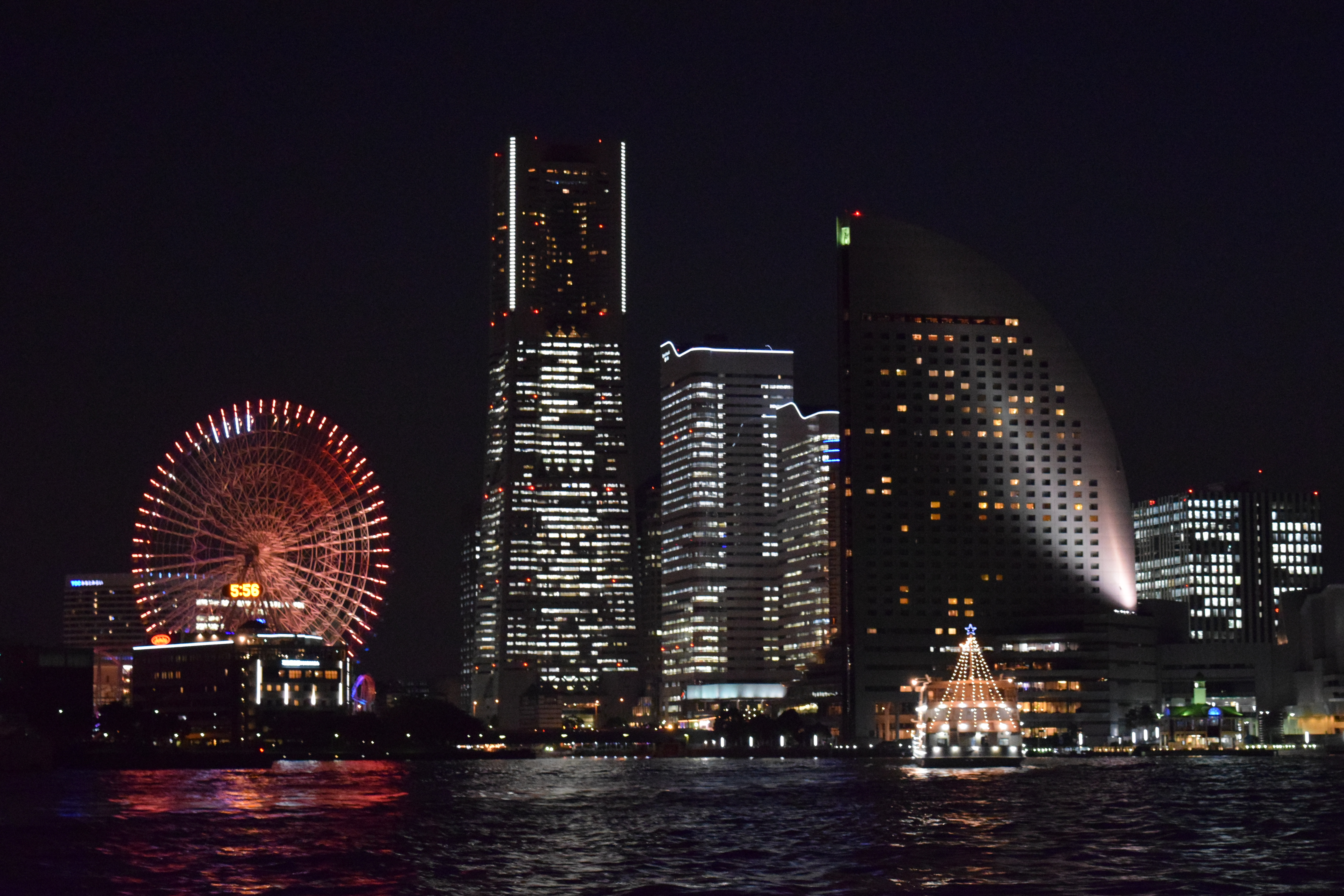 横浜みなとみらいの夜景