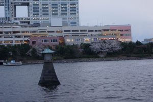 お台場フジテレビを海から見た風景