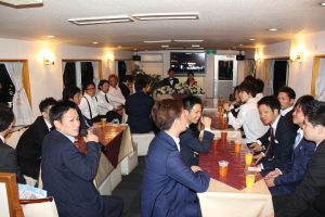 船内で結婚式二次会