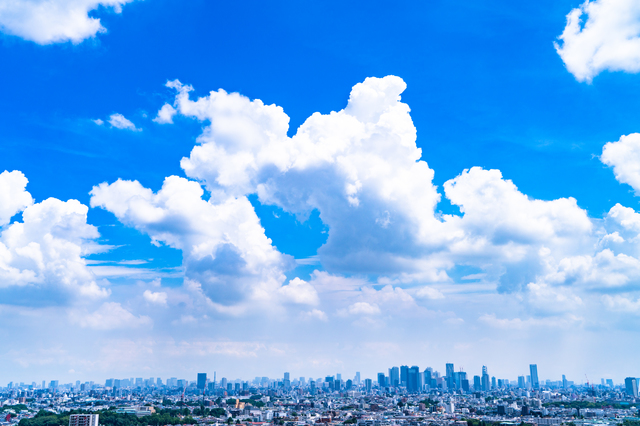 青い空と東京の景色