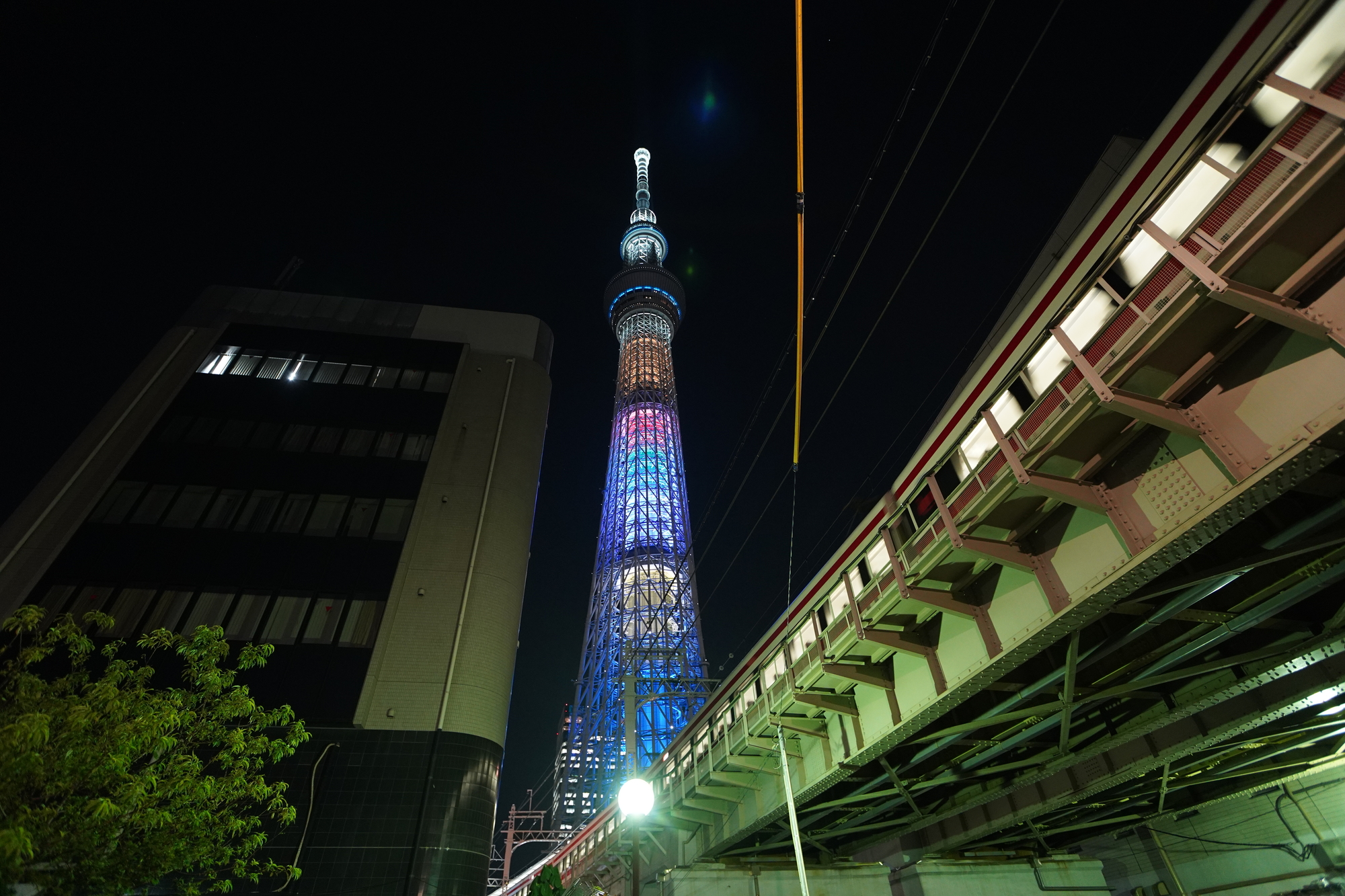 イルミネーションで彩られた東京をクルージングで堪能 クルージングナビ クルージングなら東京湾アニバーサリークルーズ