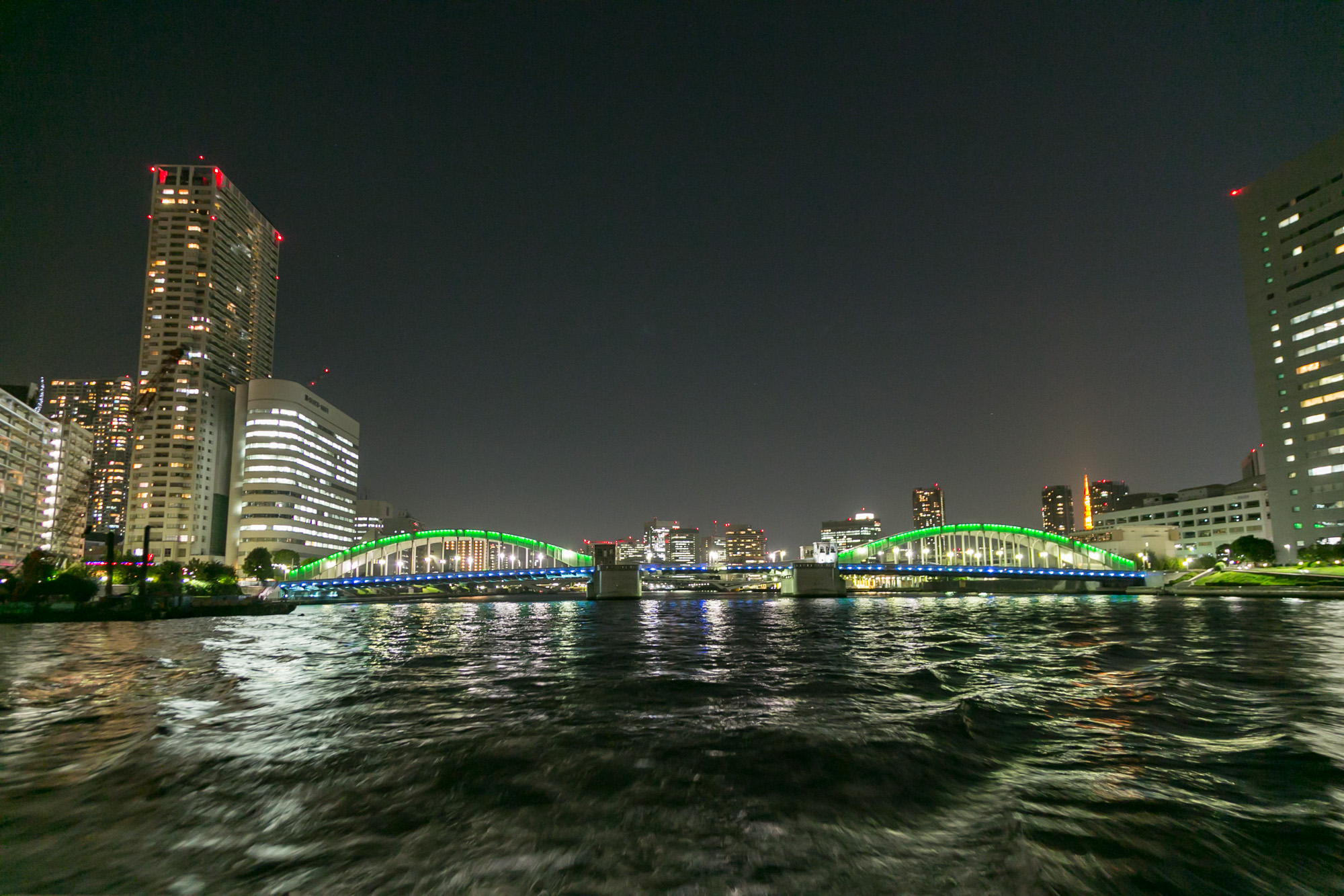 夜の東京