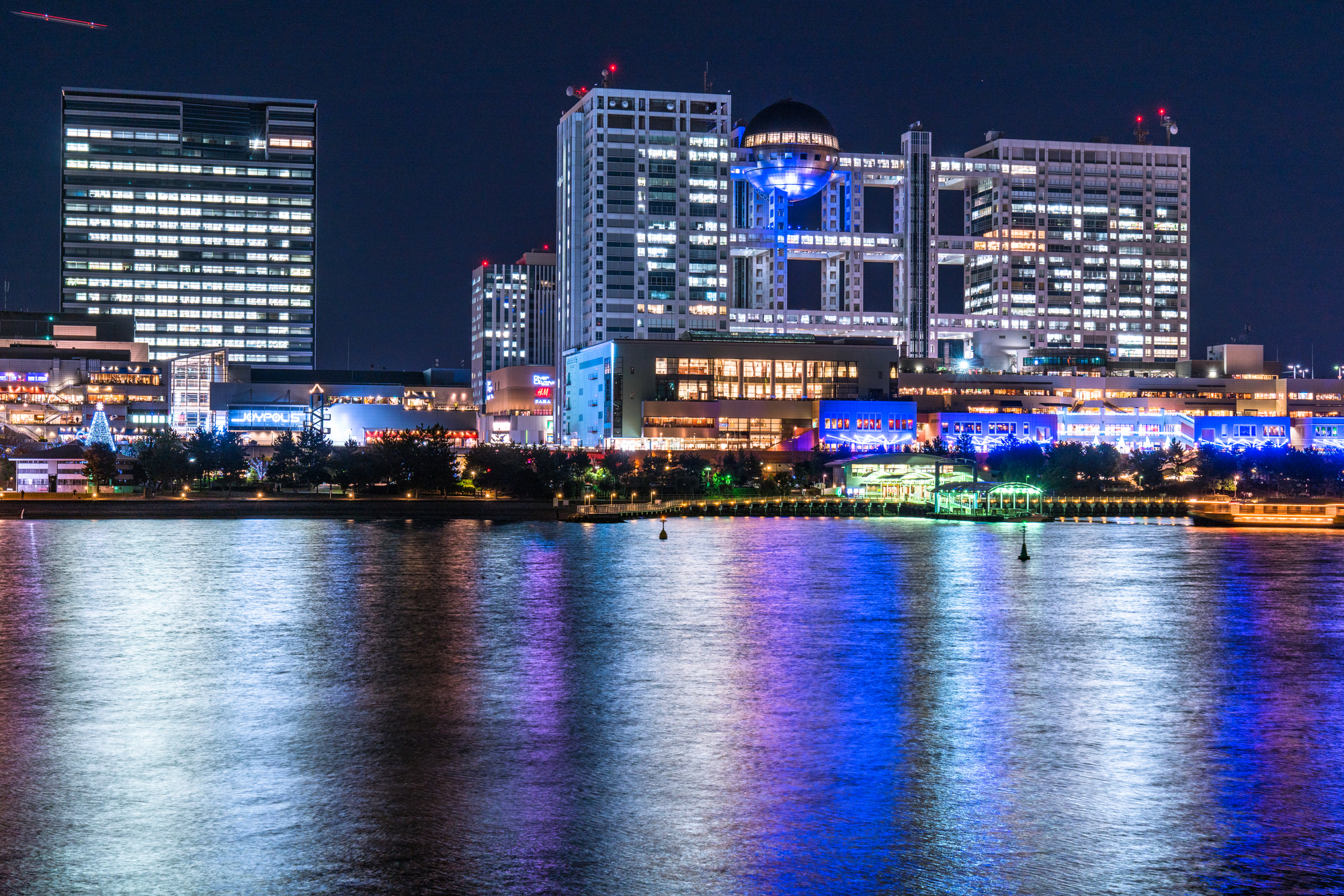 光り輝くお台場の夜景