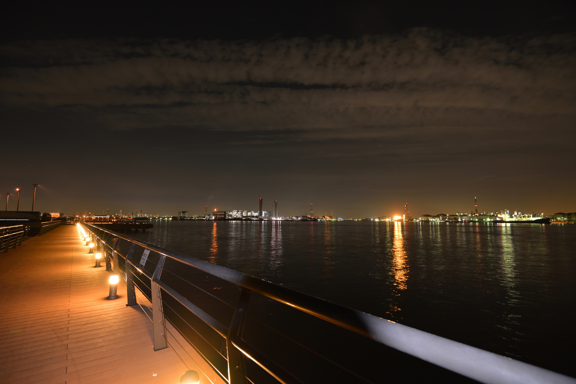 恋人と眺めるのにぴったりな夜景