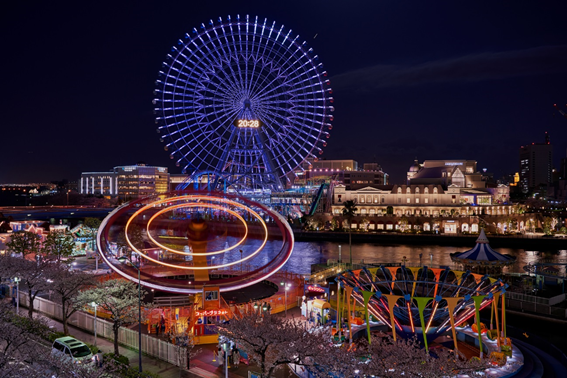 壮大なイルミネーションが楽しめる「横浜コスモワールド」