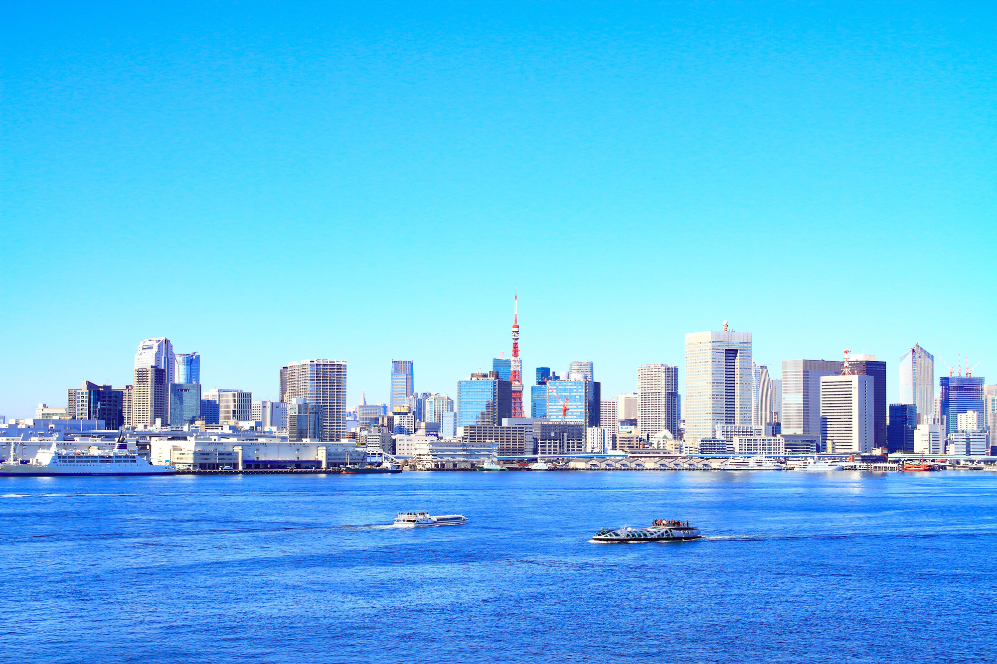 青い海からの東京タワー