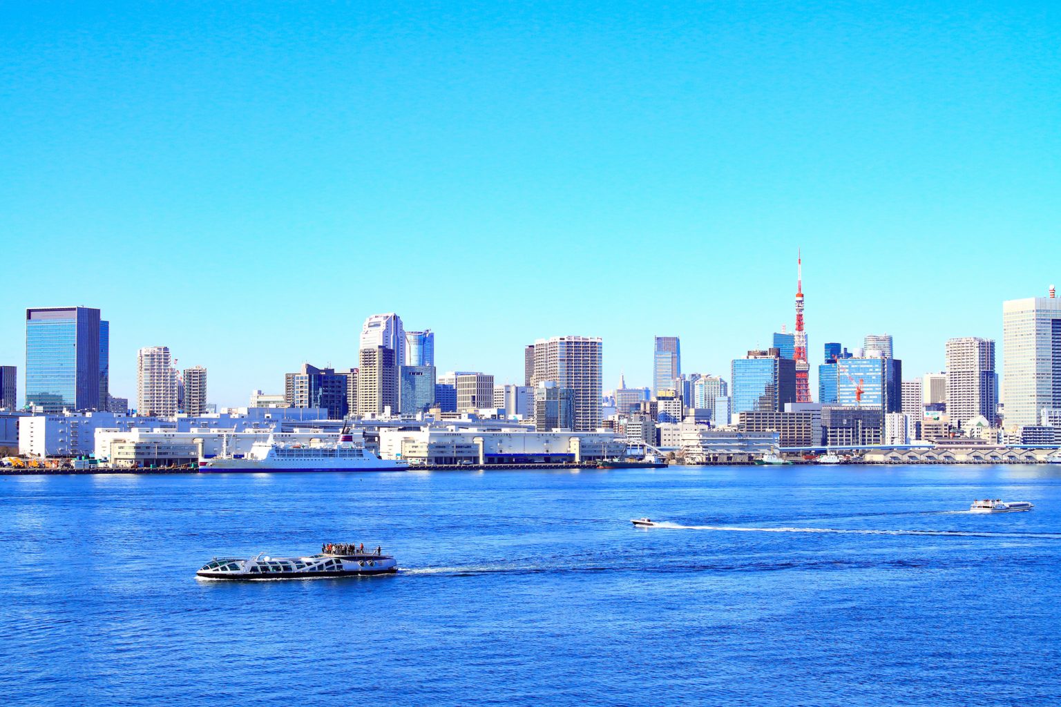 東京湾と船