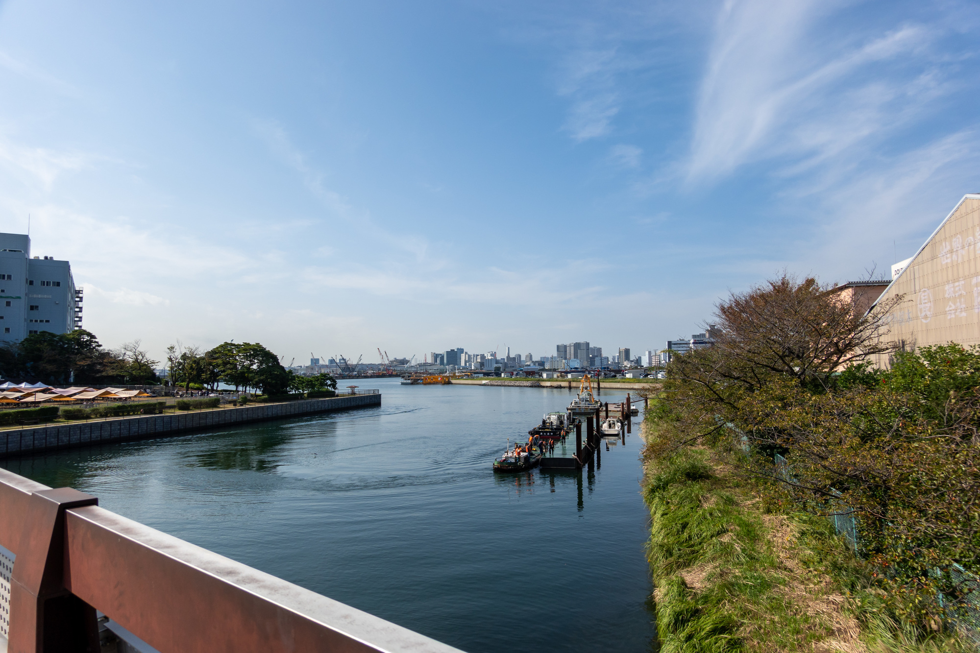 昼間の新木場