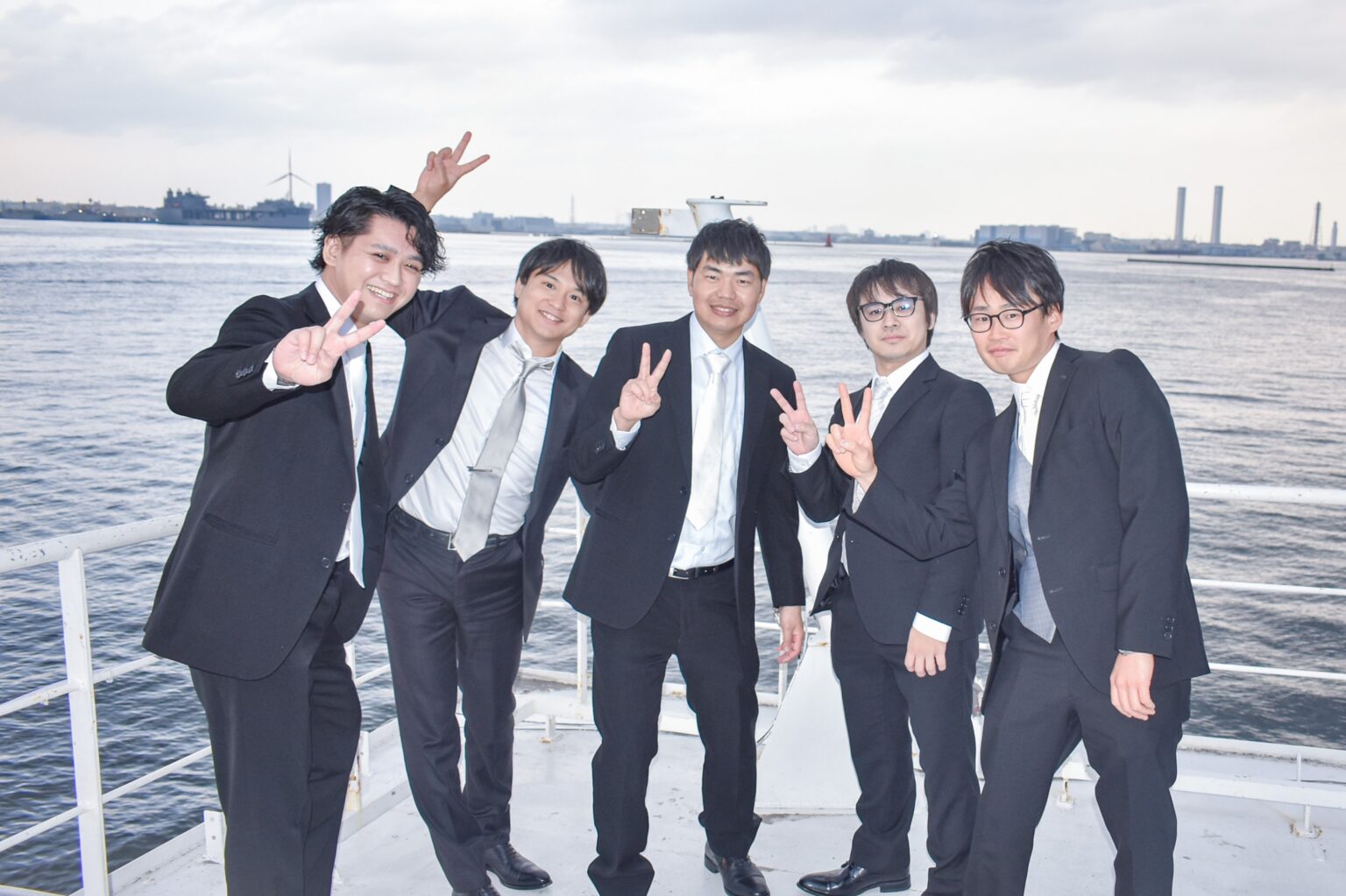 デッキで記念撮影