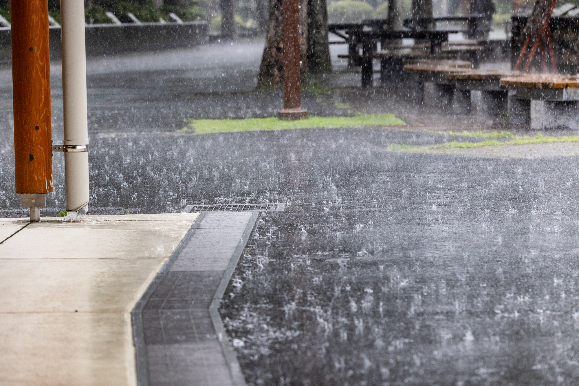 豪雨時の道路
