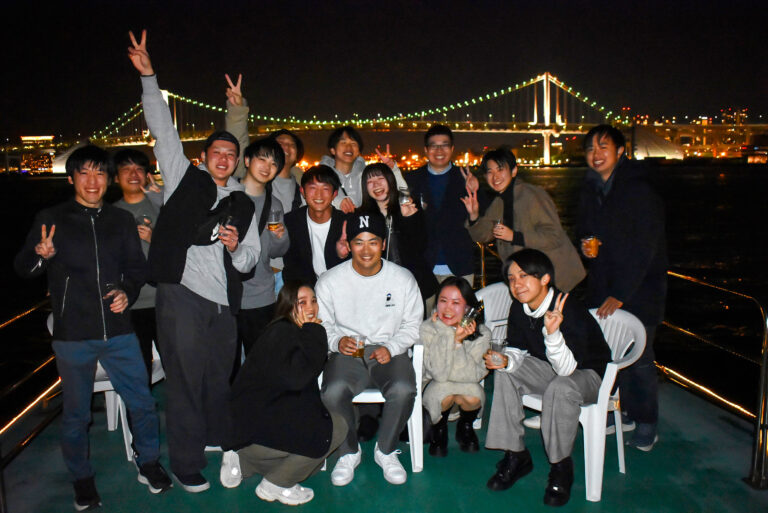 デッキで記念写真