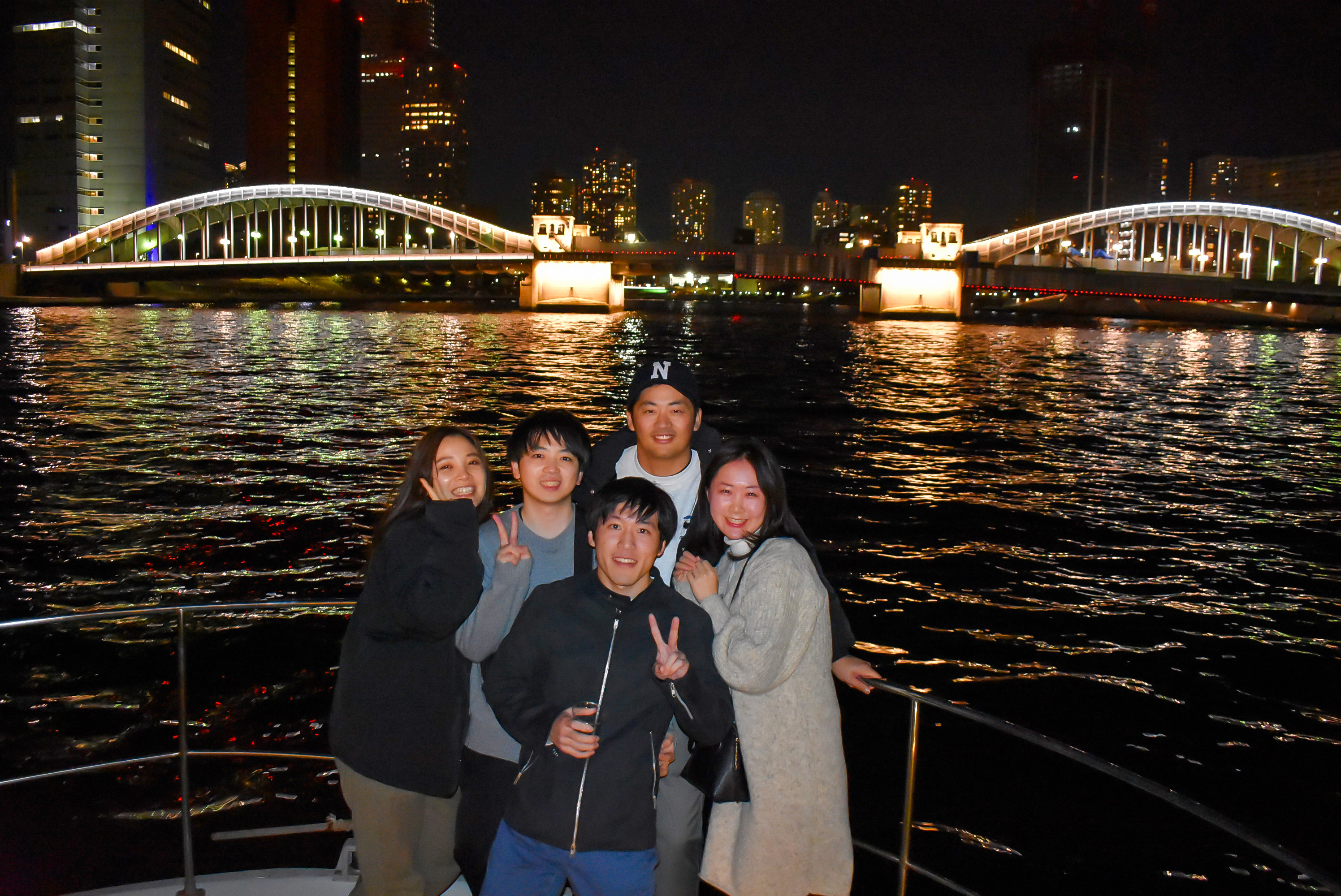 勝鬨橋と記念撮影