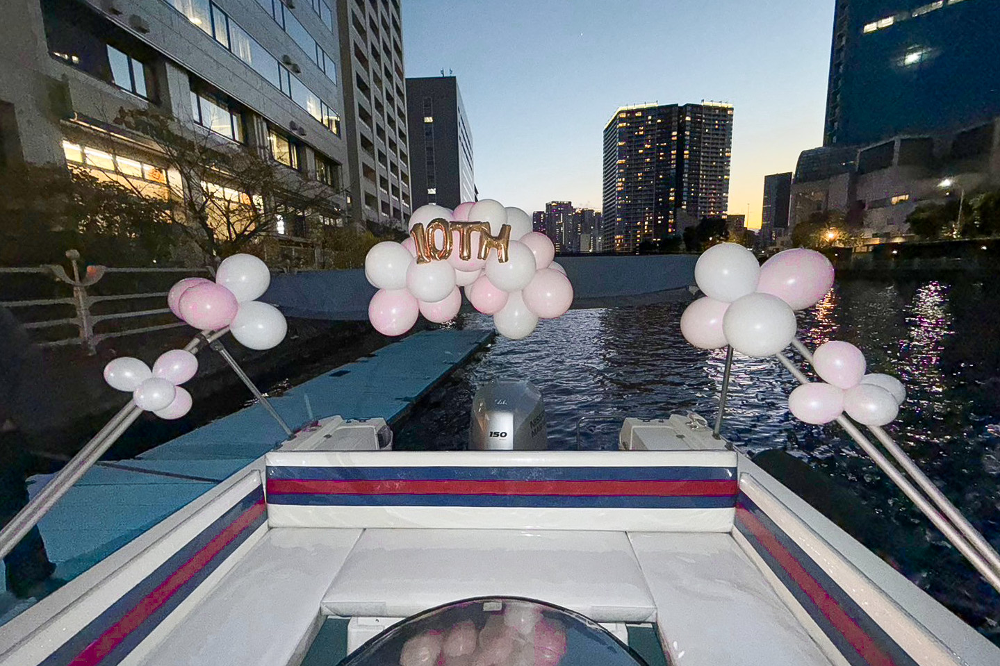 バルーン装飾されたアニー号