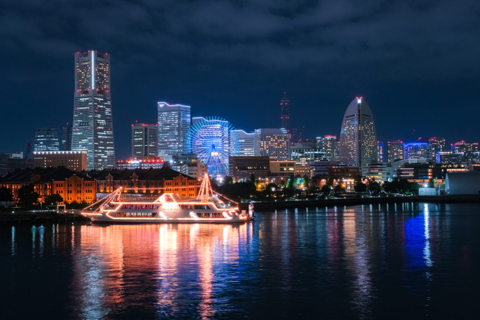 横浜の街の夜景