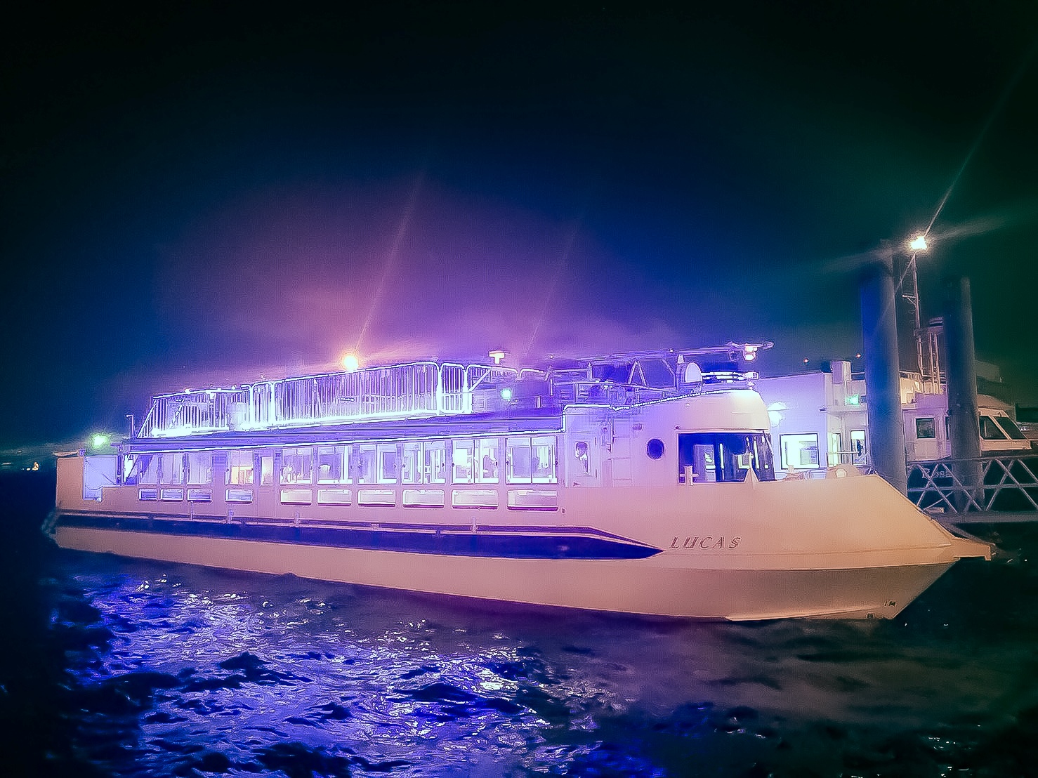 ルーカス　外観