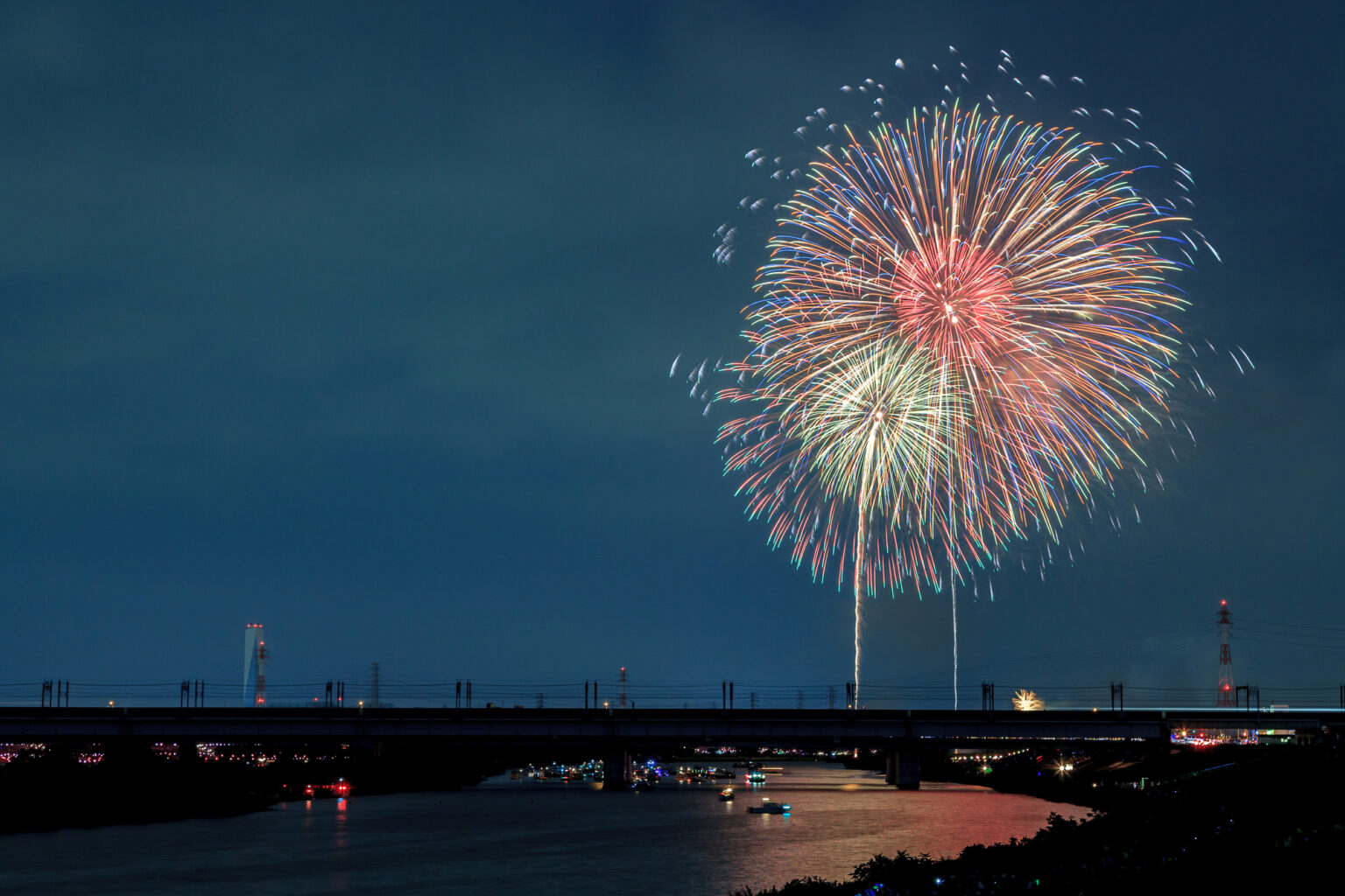 大きく打ち上げられた花火