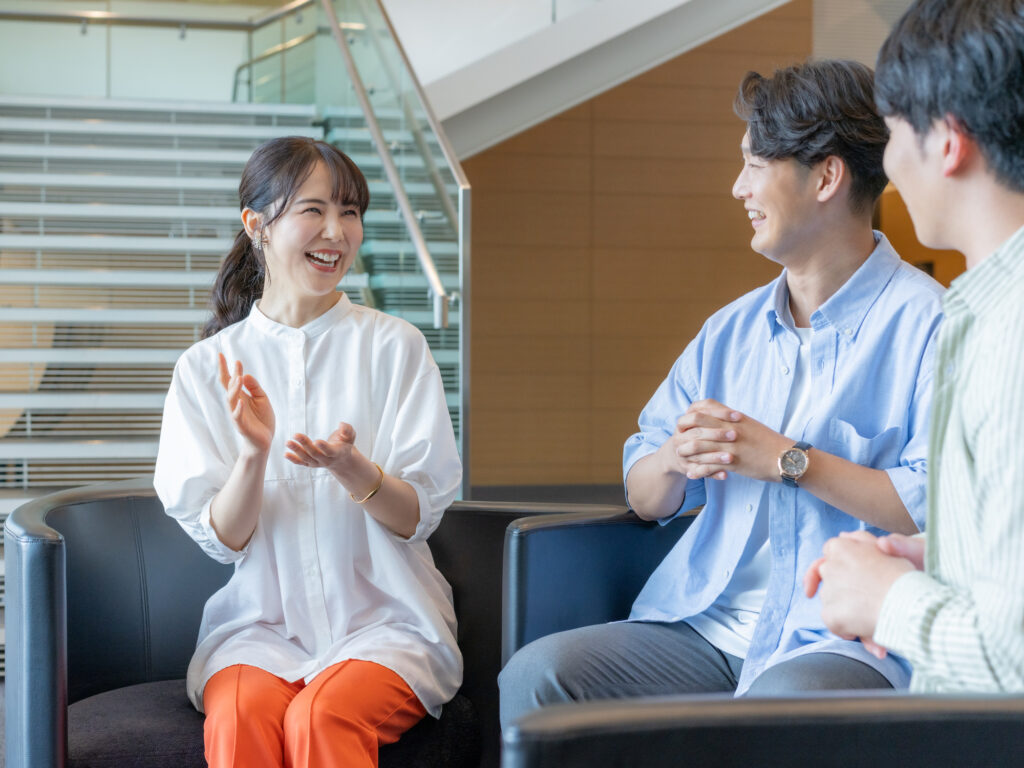 打ち合わせをする様子