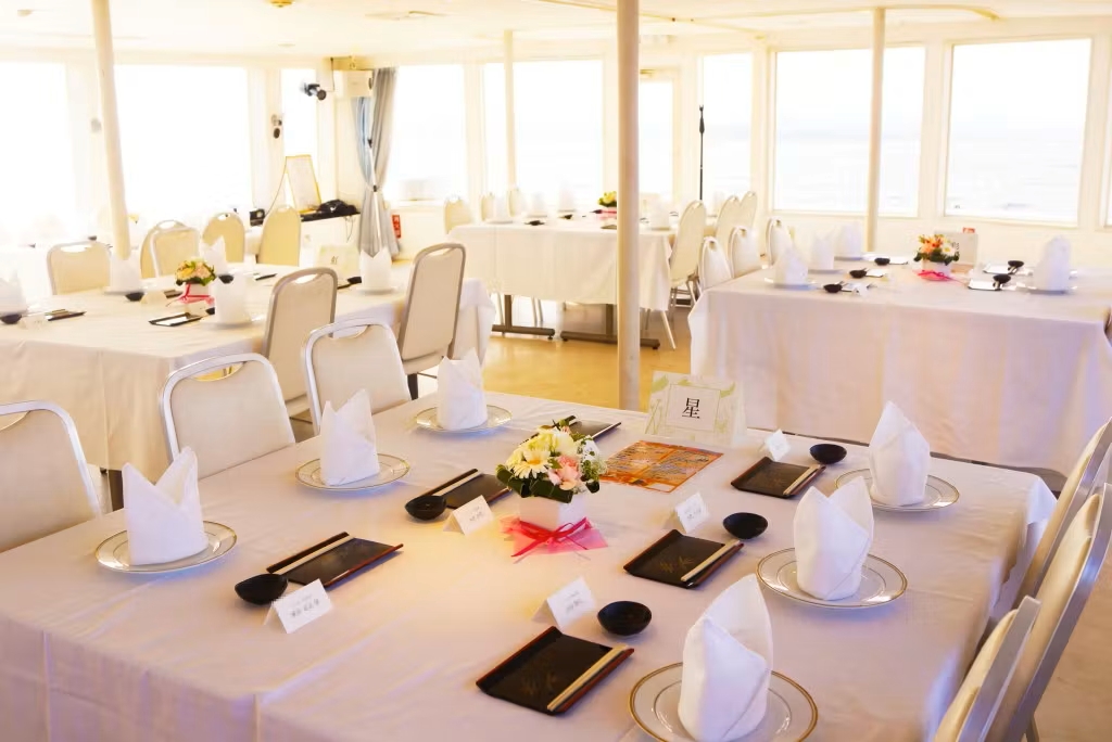 セレブリティ2号着席テーブルレイアウト