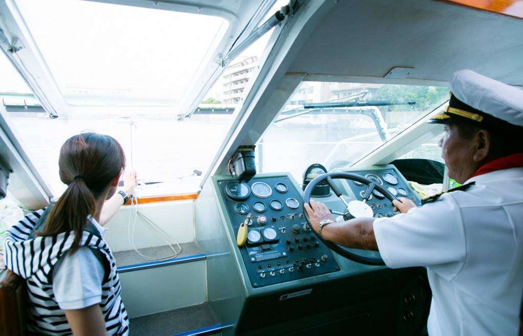 リバーシー操船席