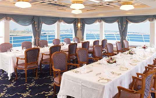 シンフォニークラシカ船内2