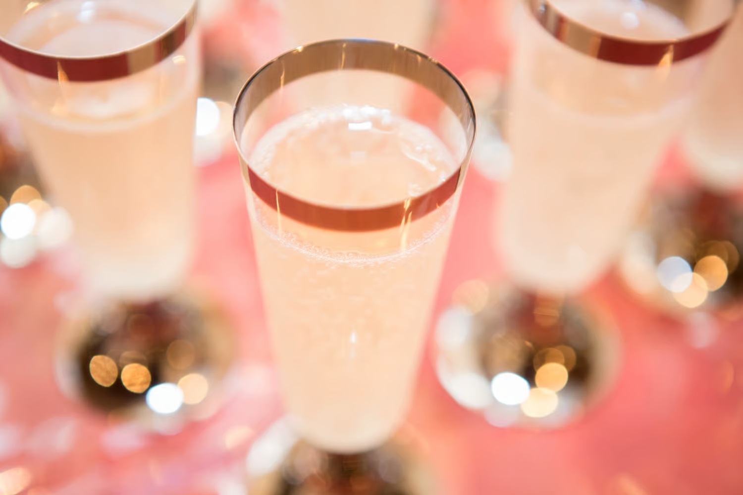 スパークリングワインフリーフロー グラス