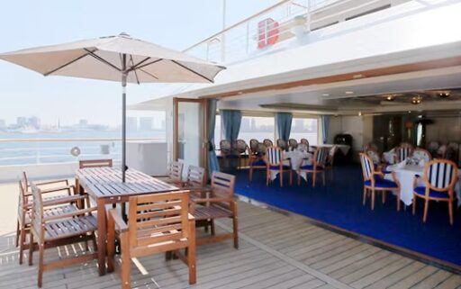 シンフォニーモデルナ、プライベートデッキ有りのフロア