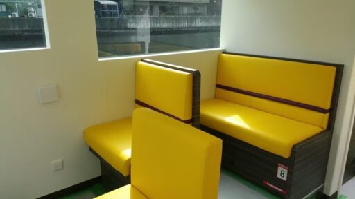 水上タクシー　船内２