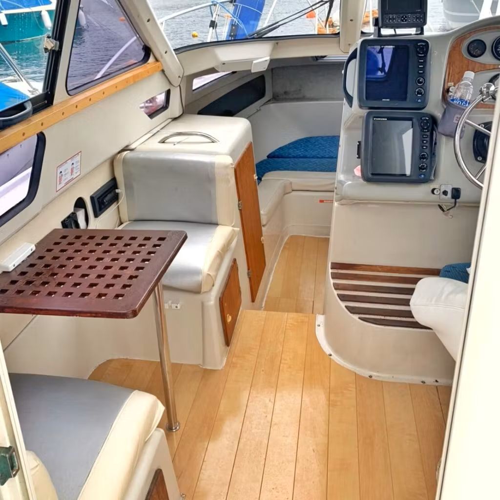 アディーム 船内