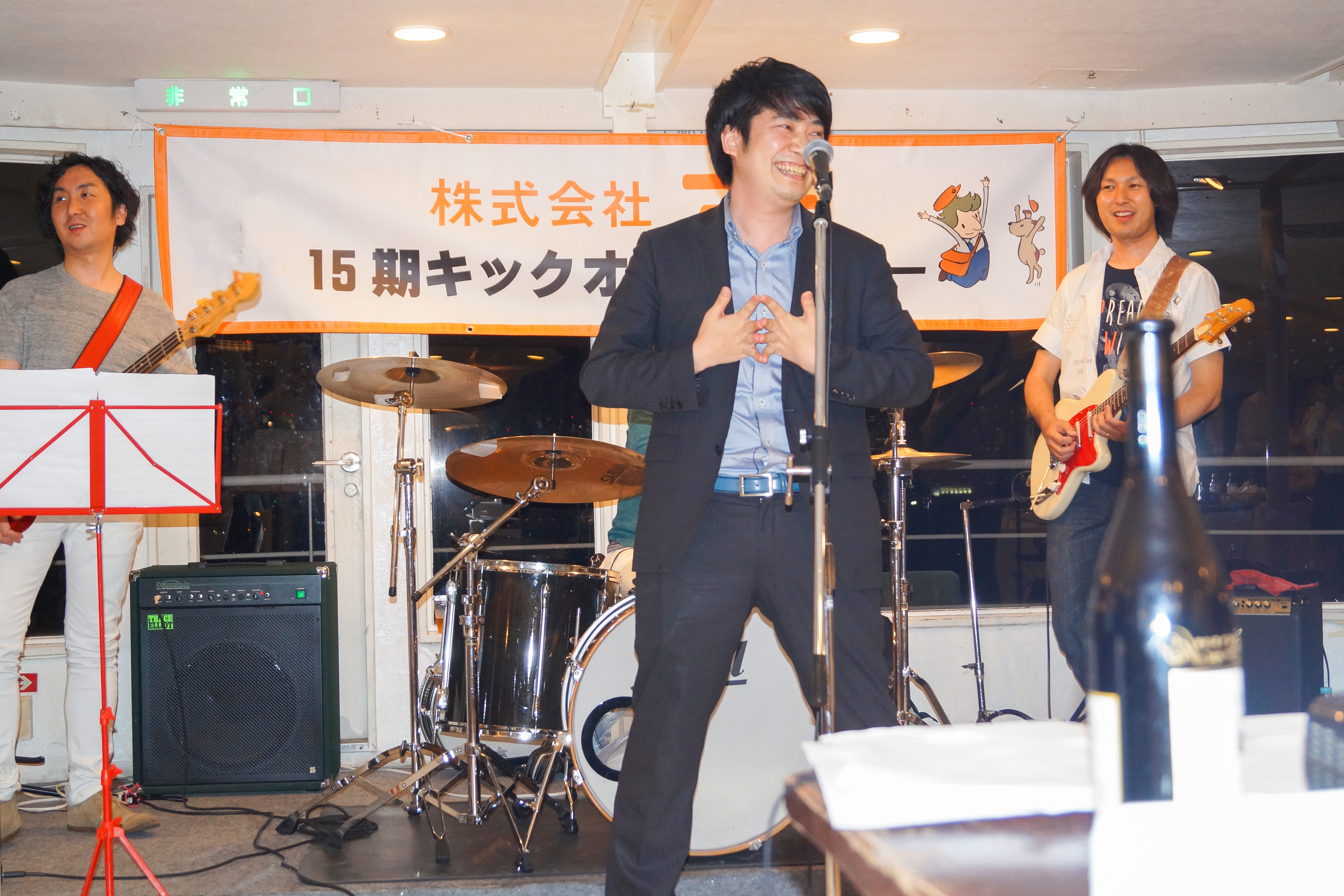 船上バンドライブ