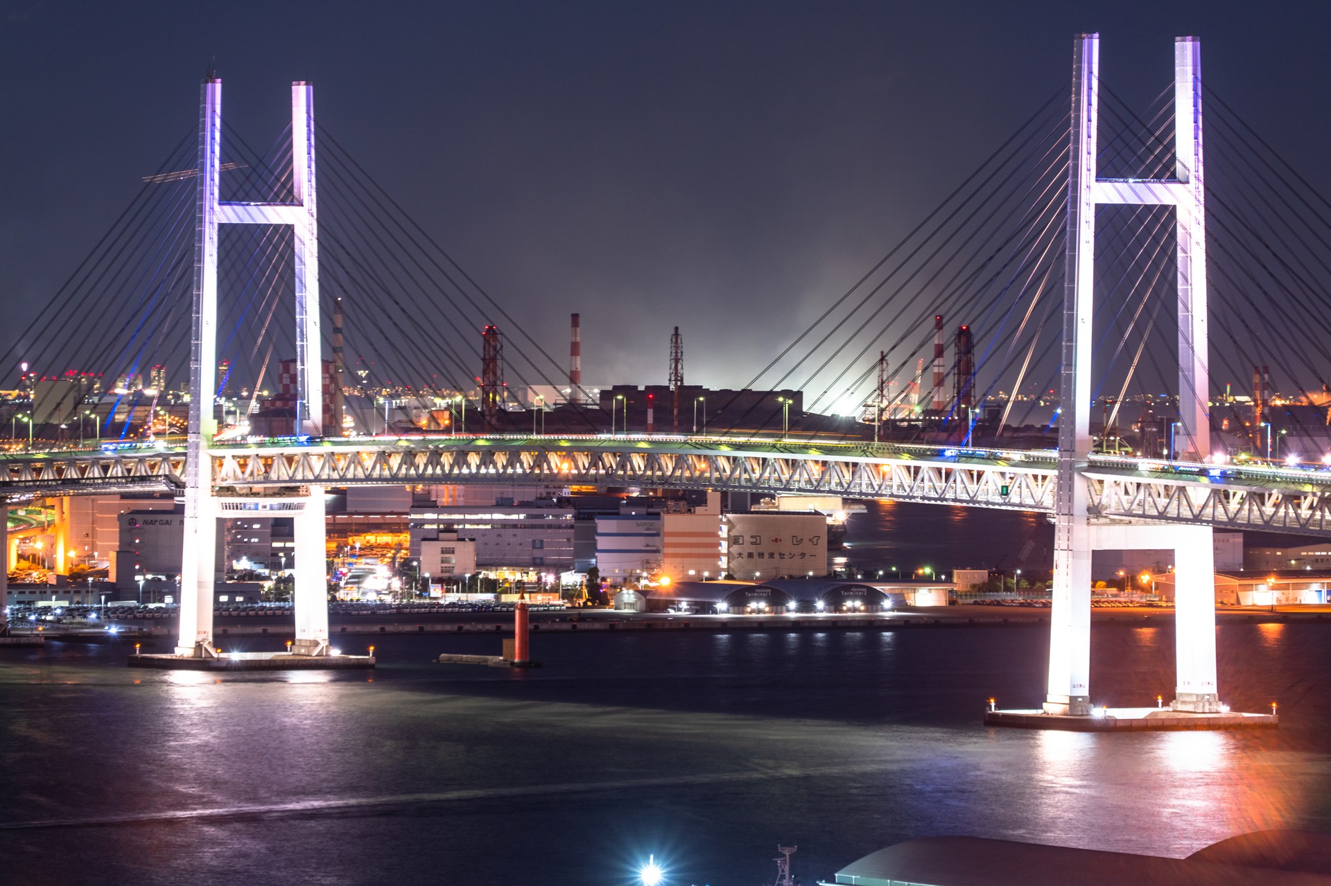 夜のベイブリッジ