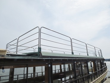 華厳デッキ外観