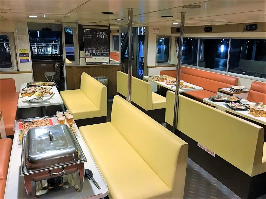 ゆめはま　前方から中央にかけた船内