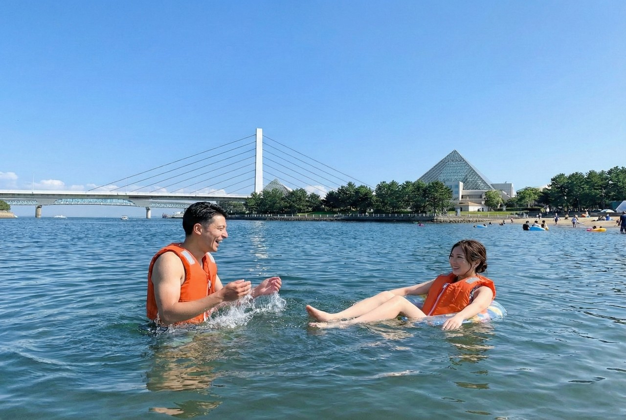 八景島を遊泳する人たち
