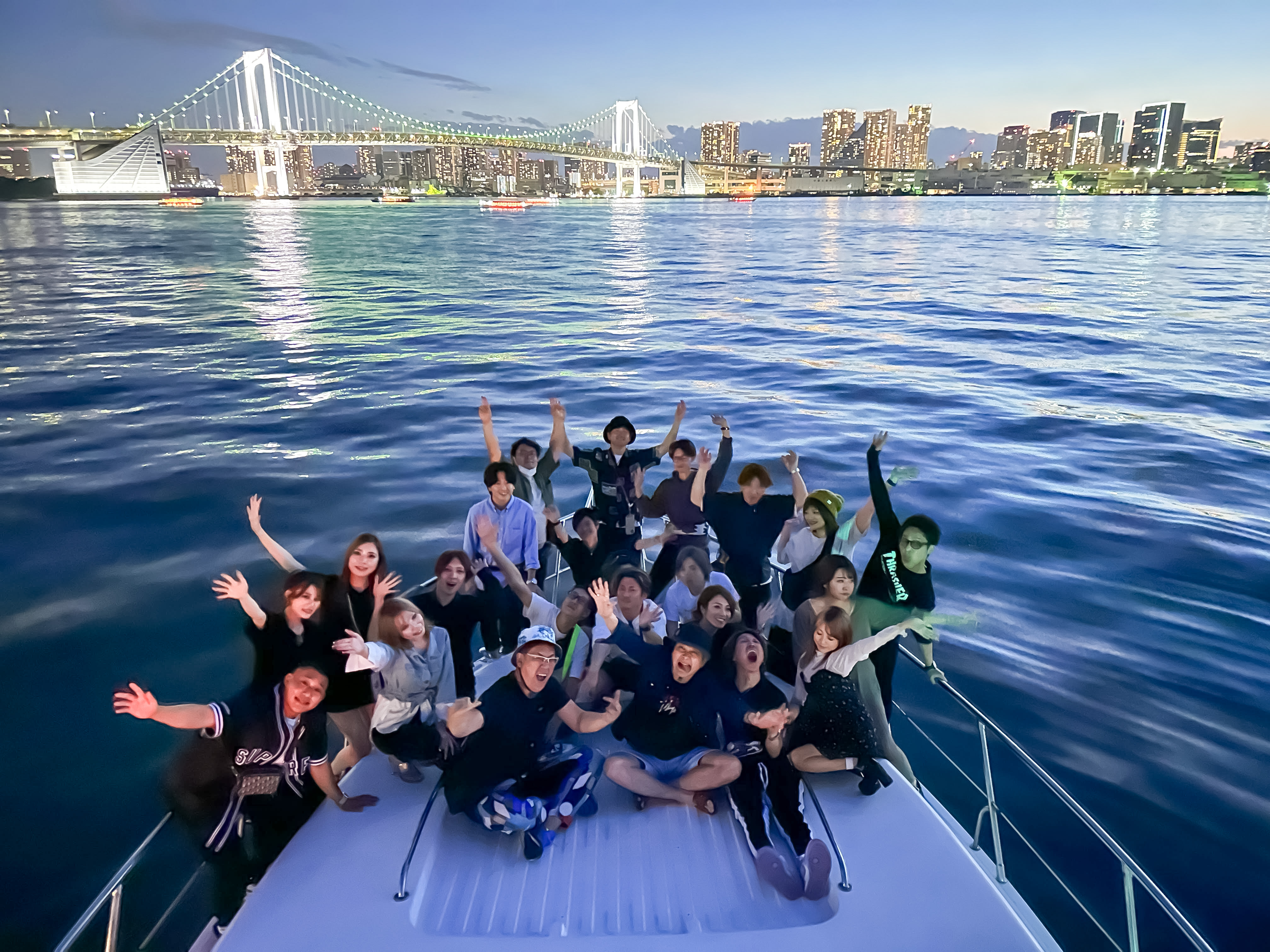 デッキで集合写真