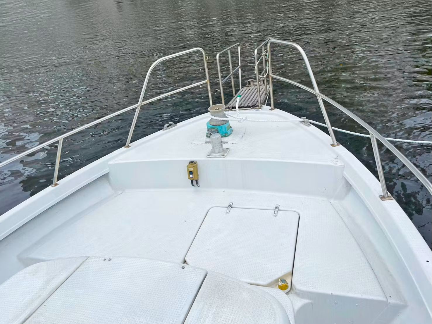 サニー 前方デッキ