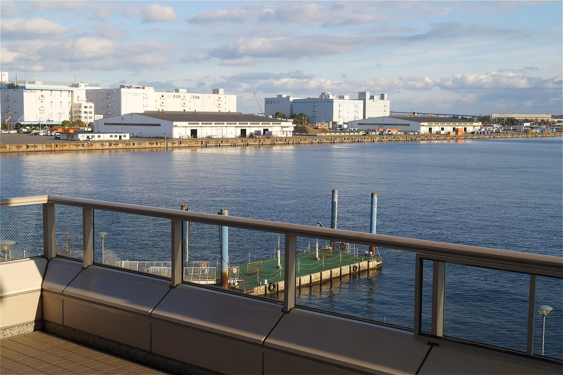 お台場パレットタウン桟橋からの眺め