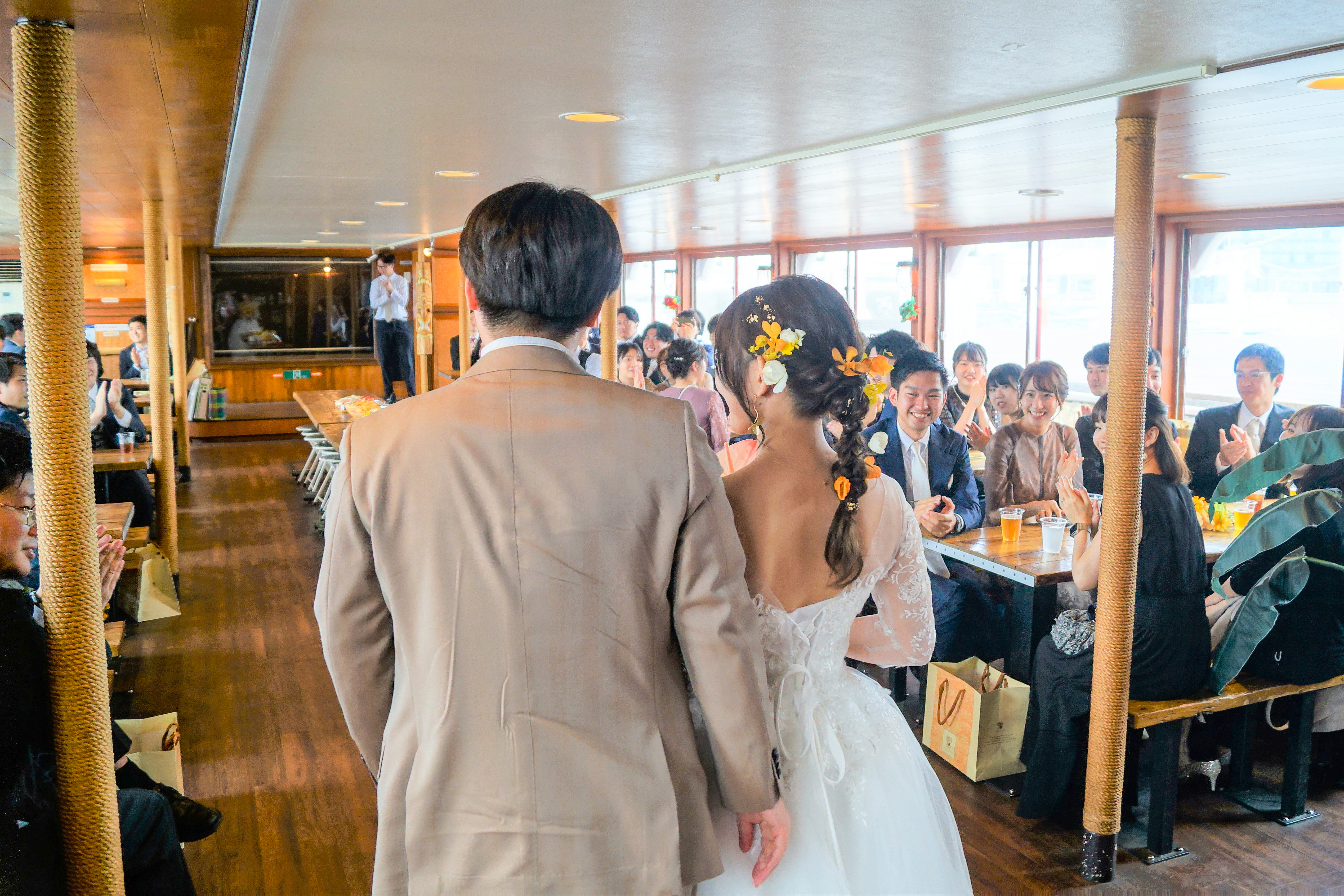 結婚式の船内の様子
