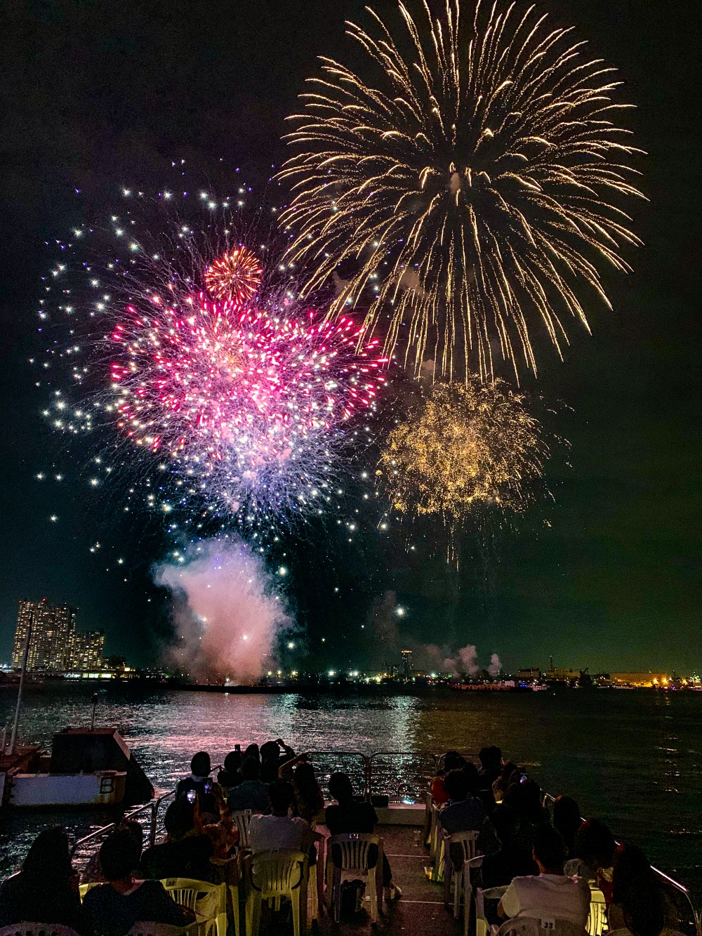 開港祭花火観覧クルーズイメージ