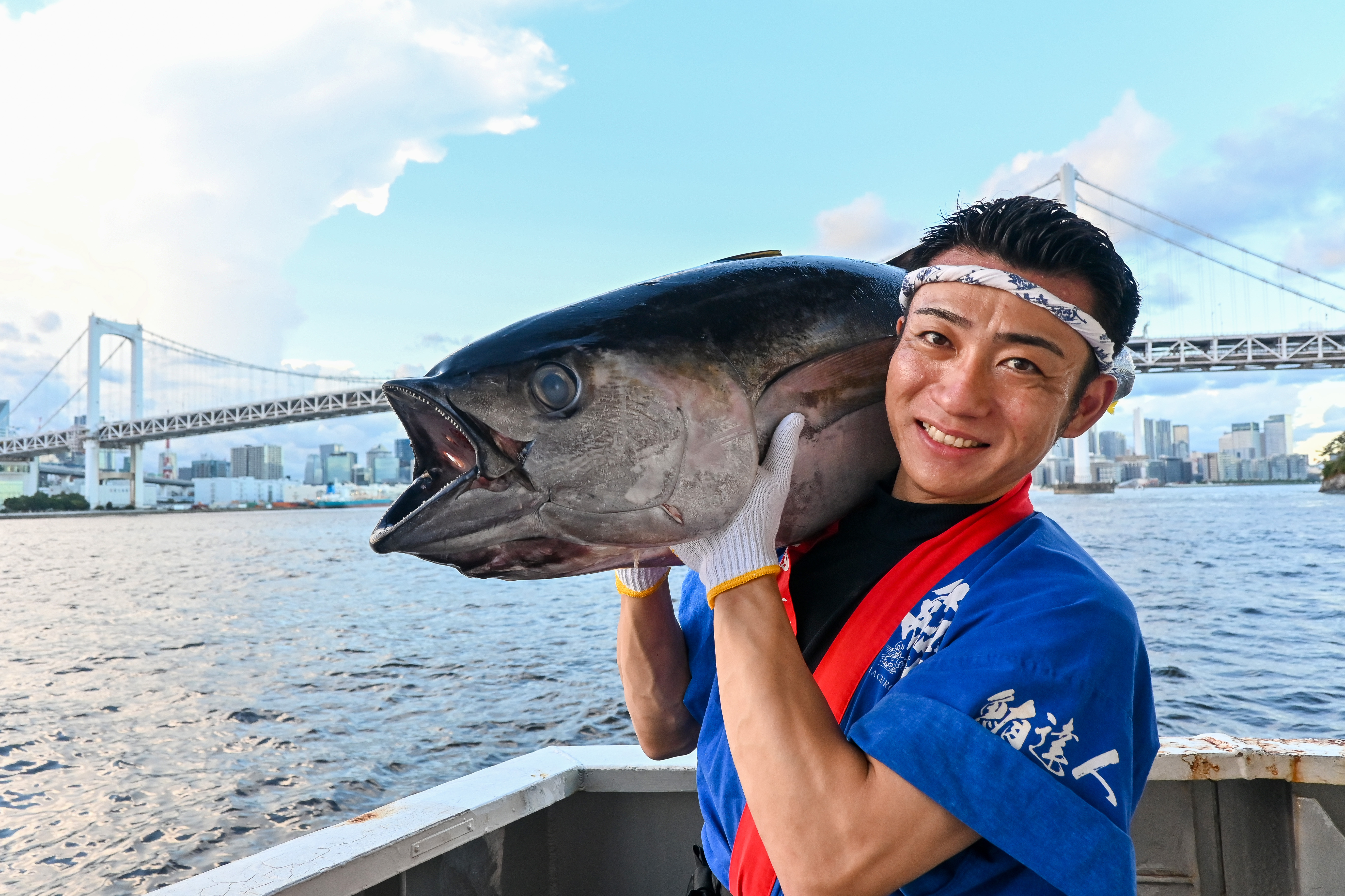 マグロの解体ショー