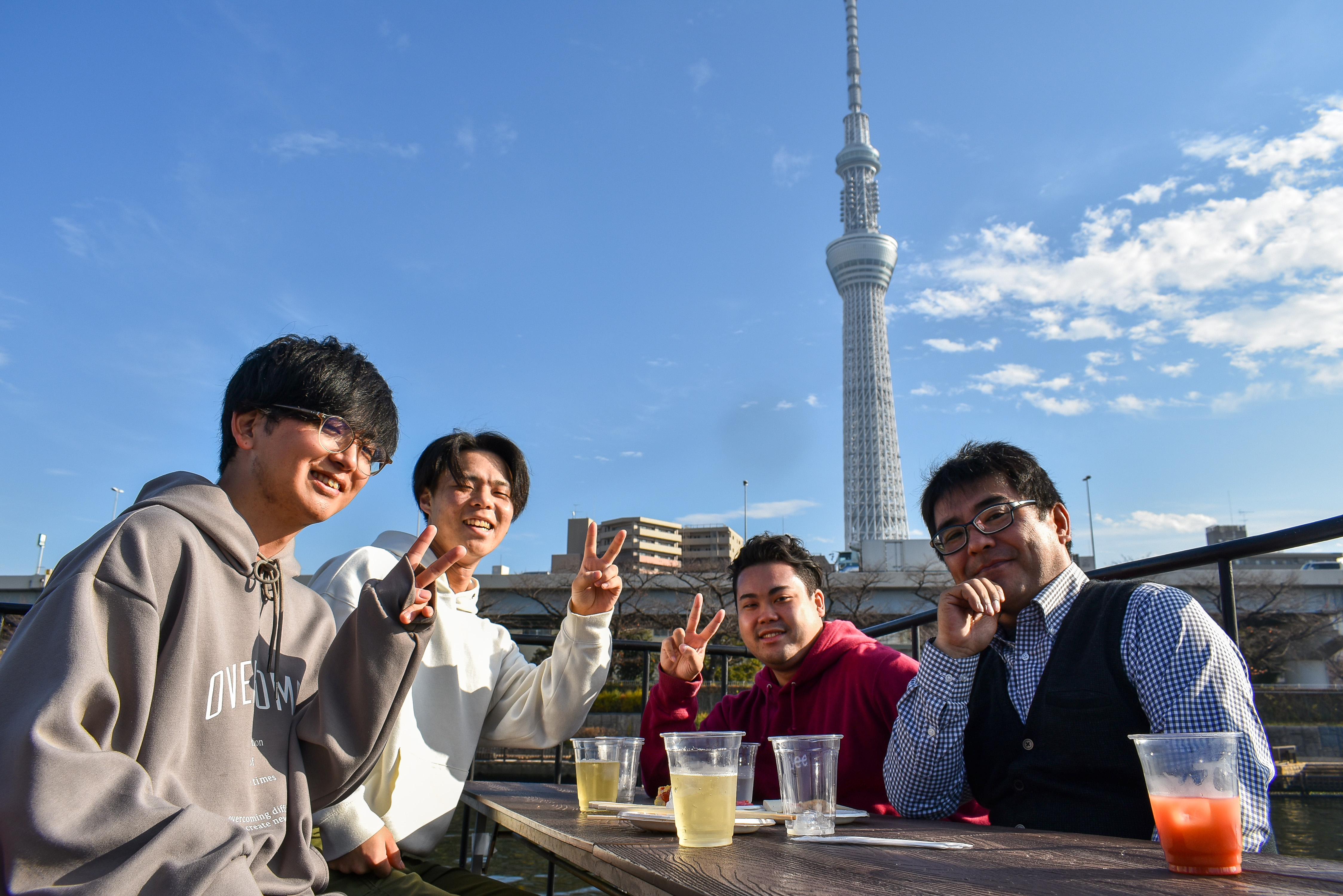 デッキでまったりしながらスカイツリー鑑賞