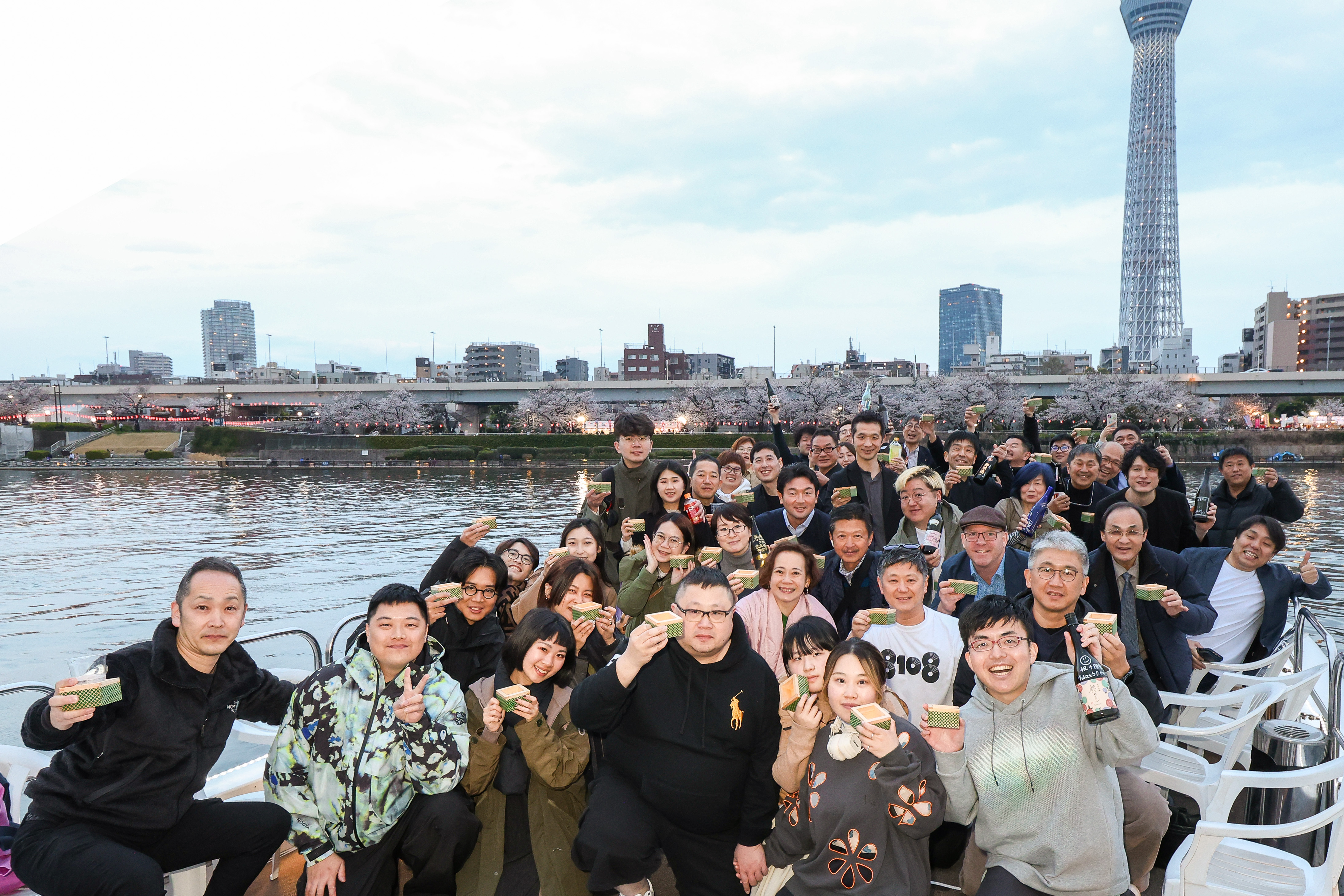 スカイツリーと集合写真