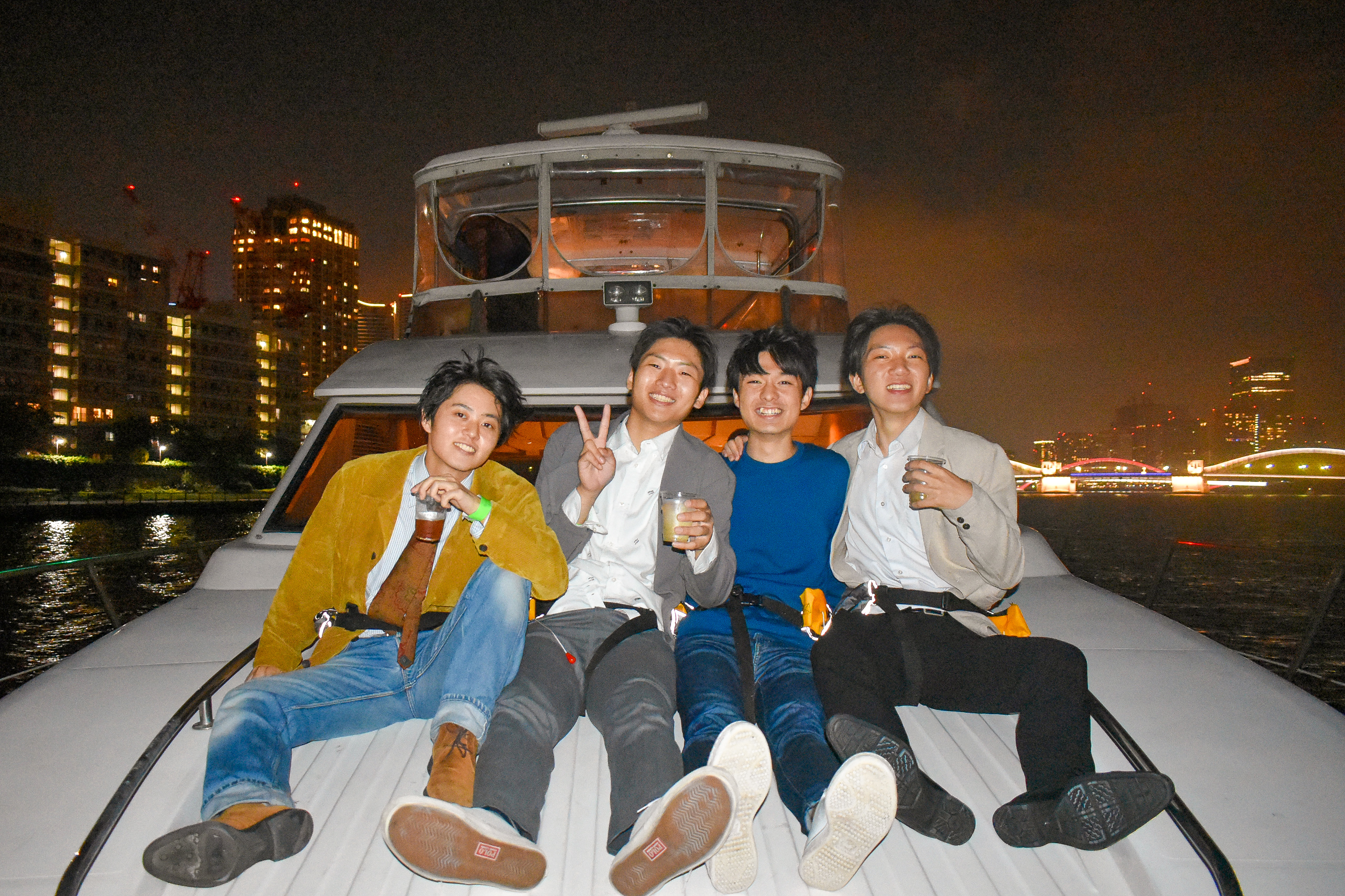 デッキで記念写真