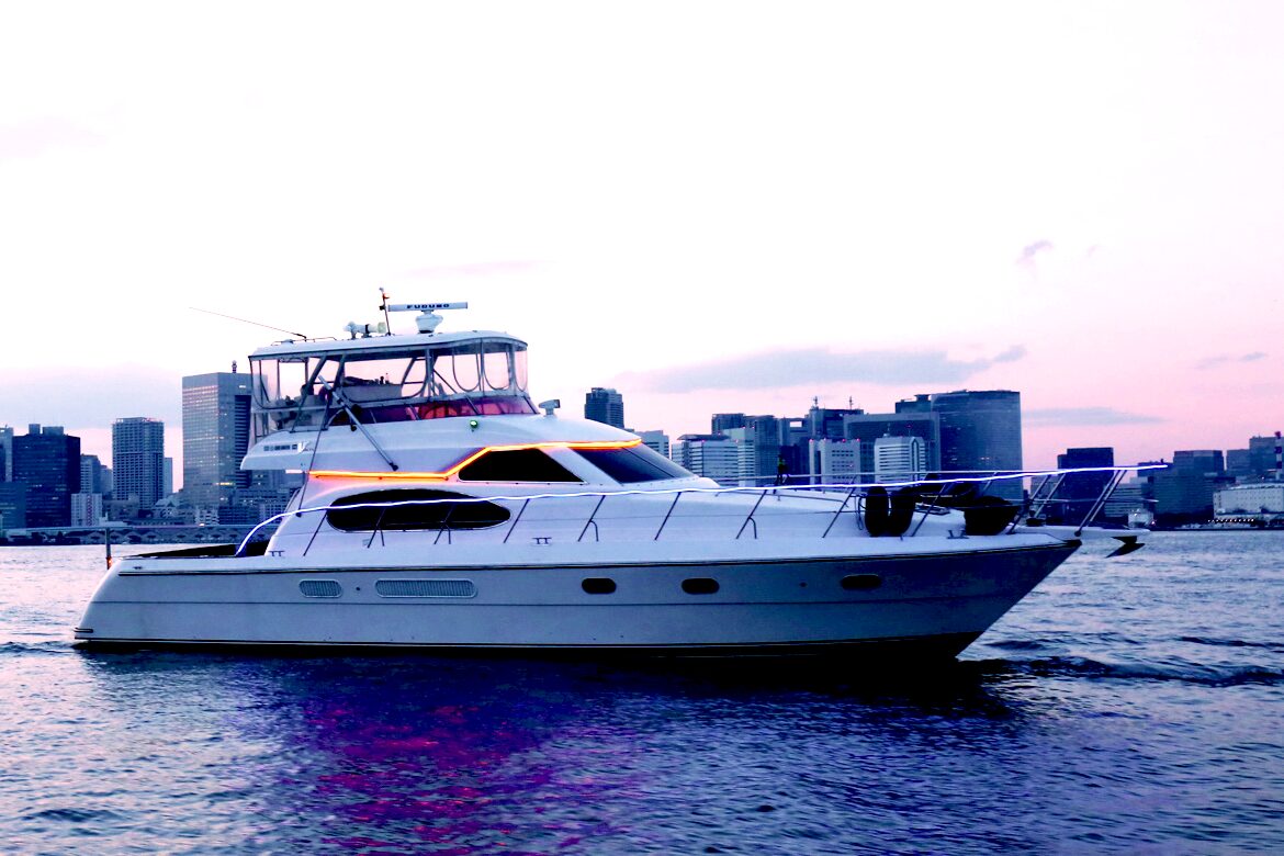 ミッドブルー号外観