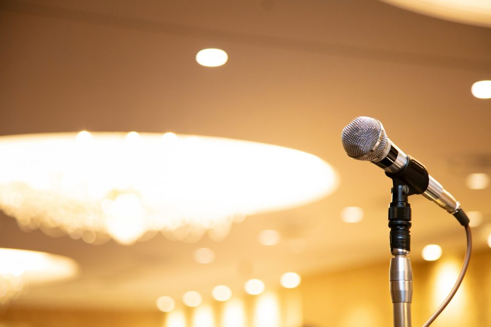 会場のマイク