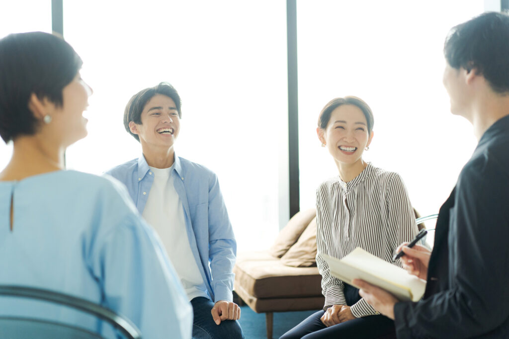 楽しく話す様子